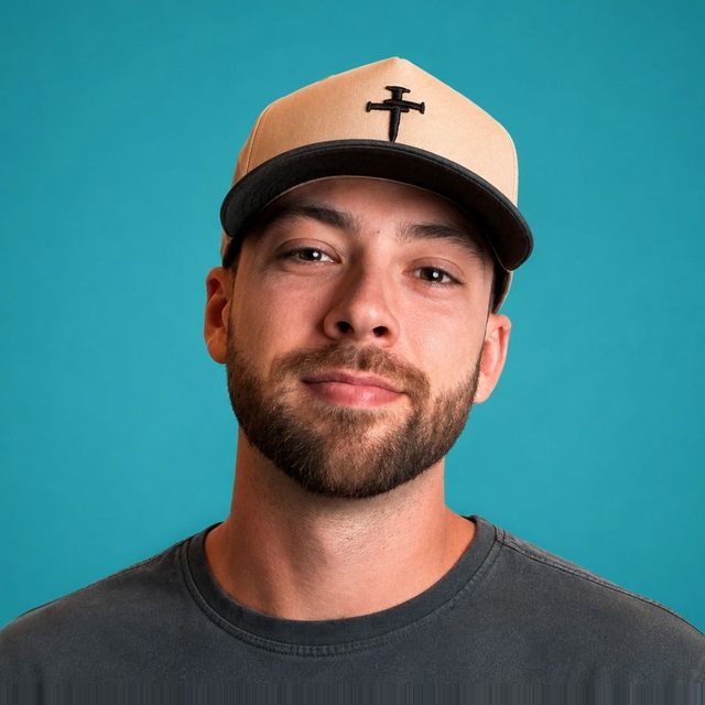 Headshot of Alex Kingson